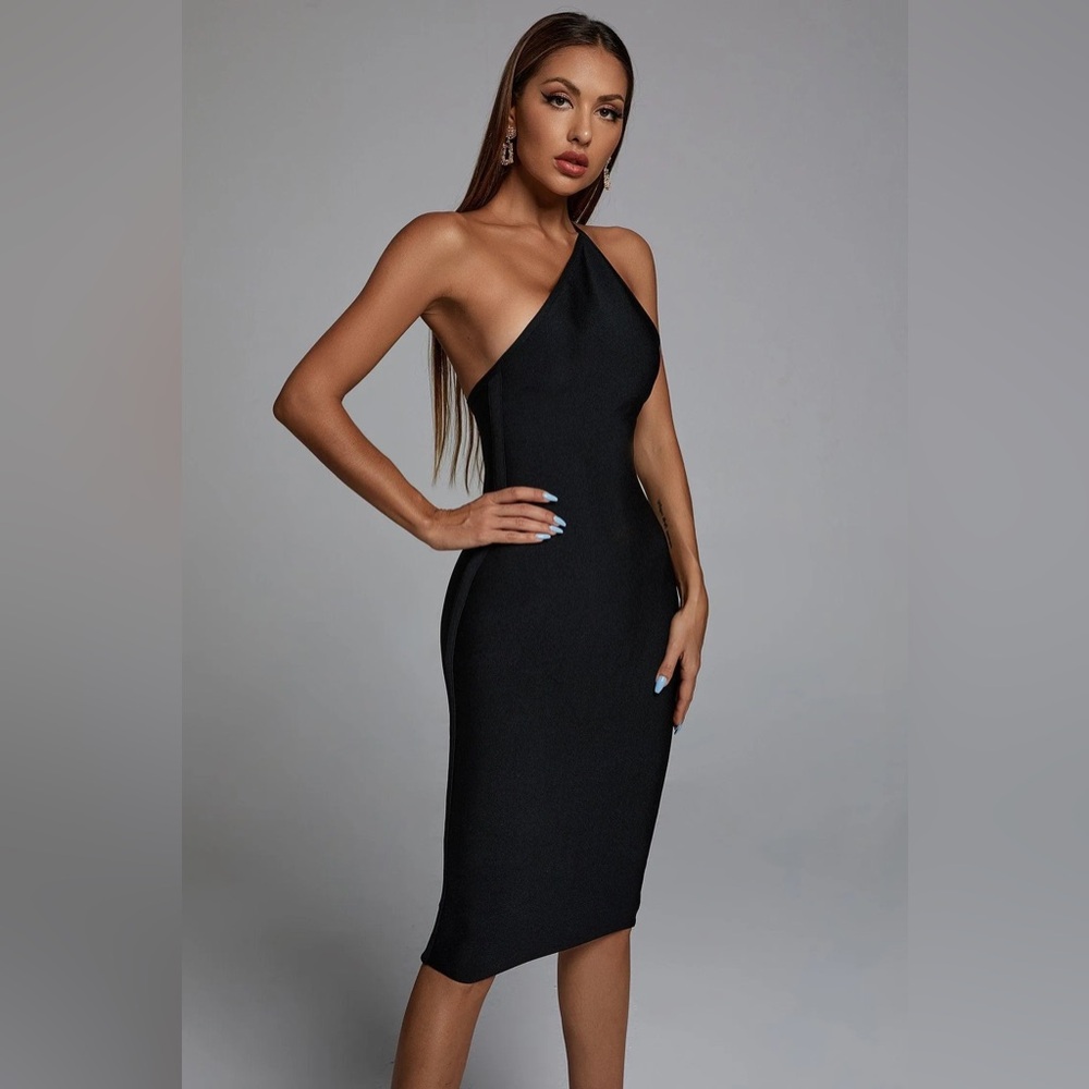Brand new Bella Barnett dress 🖤